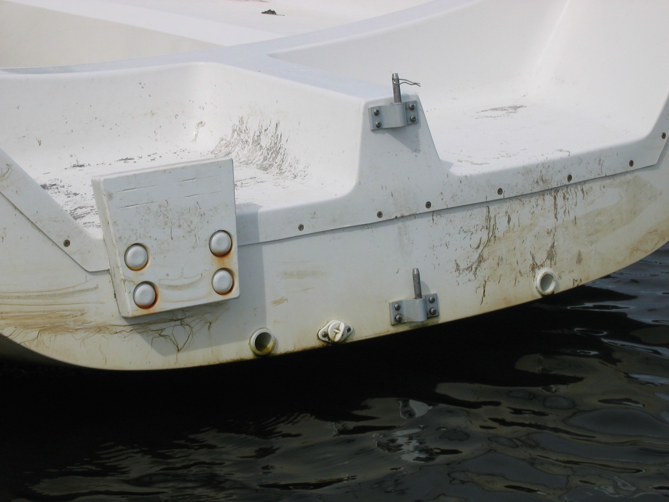 Precision 185 transom cutout closeup
